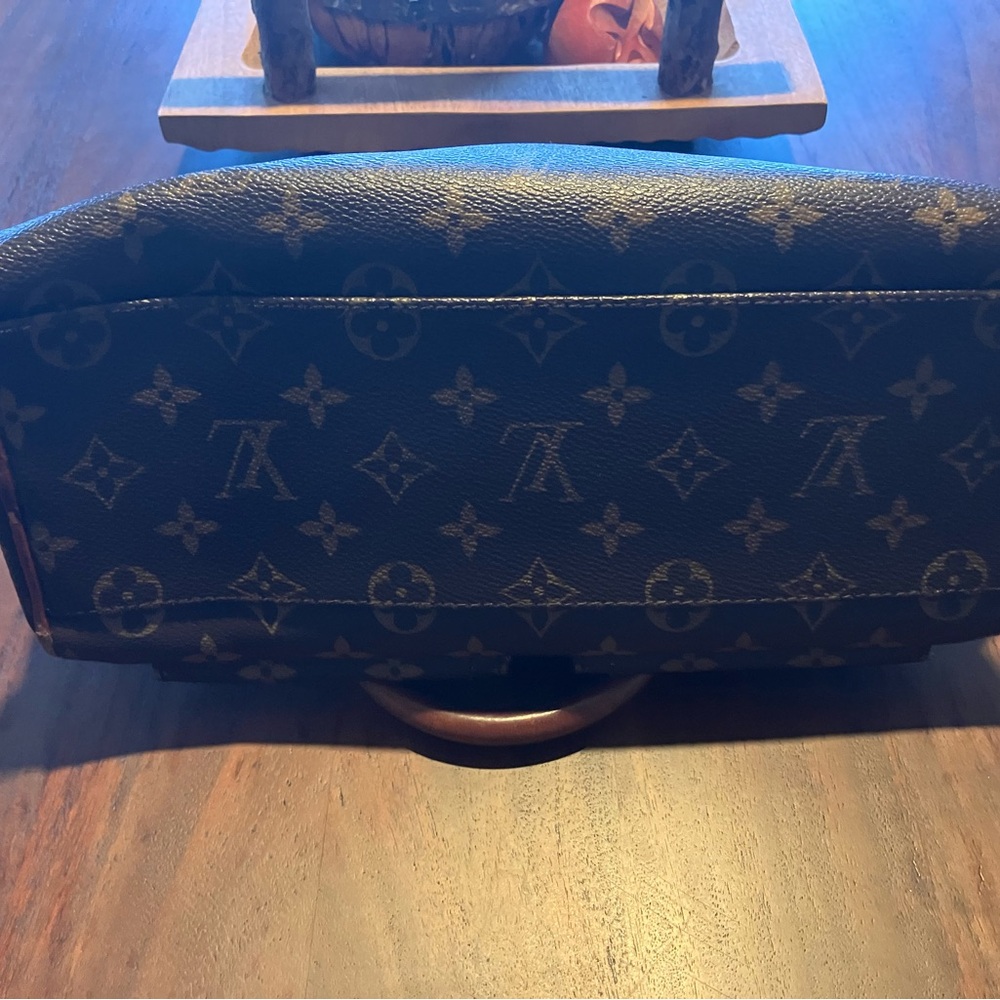 Louis Vuitton Black and Brown Monogram Bag - Picture 14 of 16